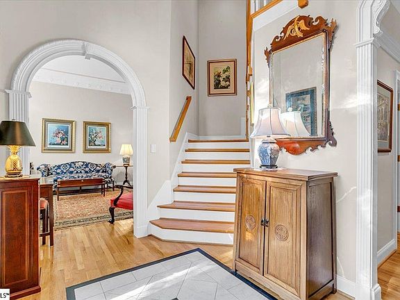 5th image of 106 W Cleveland Bay Ct