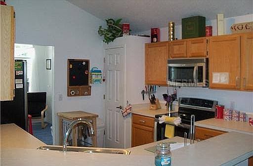 3rd image of 2863 Picadilly Cir