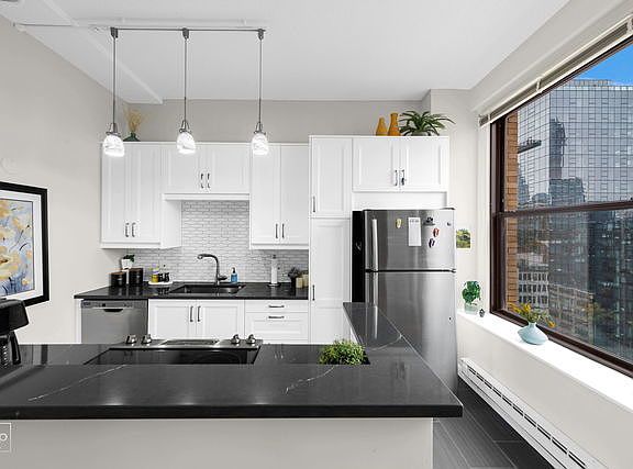4th image of 600 S Dearborn St APT 1707