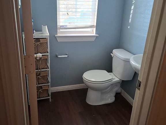 5th image of 11308 Burton St