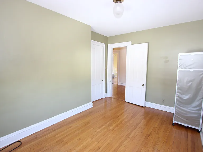 28 Greenwood Ave — Photo 12