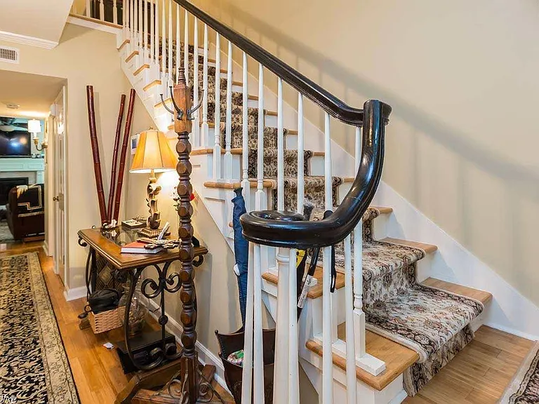 Entry Staircase