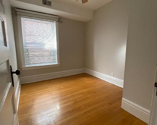 4th image of 1137 W Lill Ave APT 2W