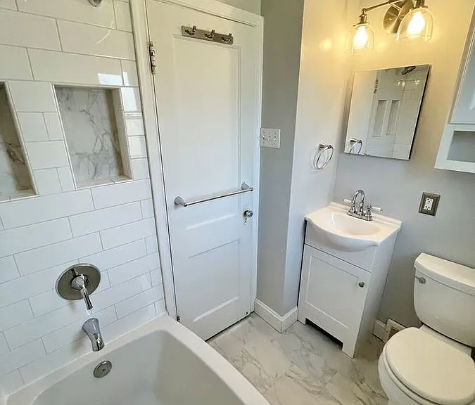 528 E Luray Ave — Photo 16