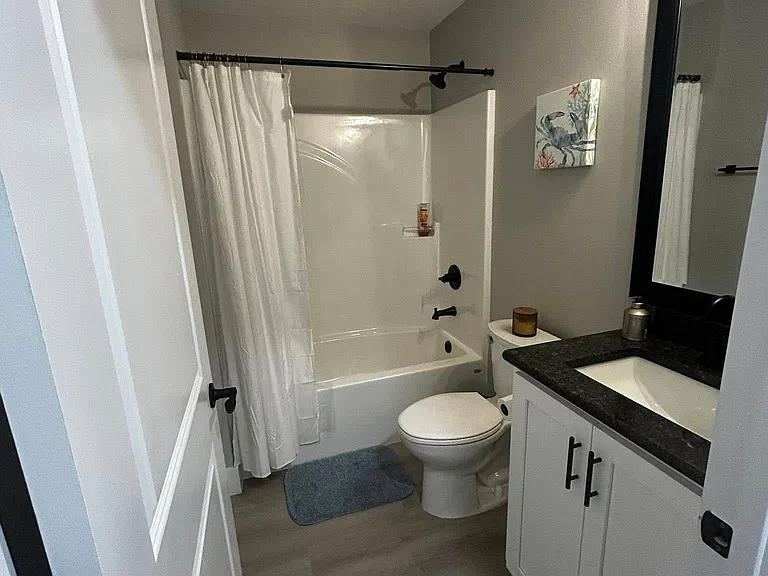 1403 Wilson Ave — Photo 15