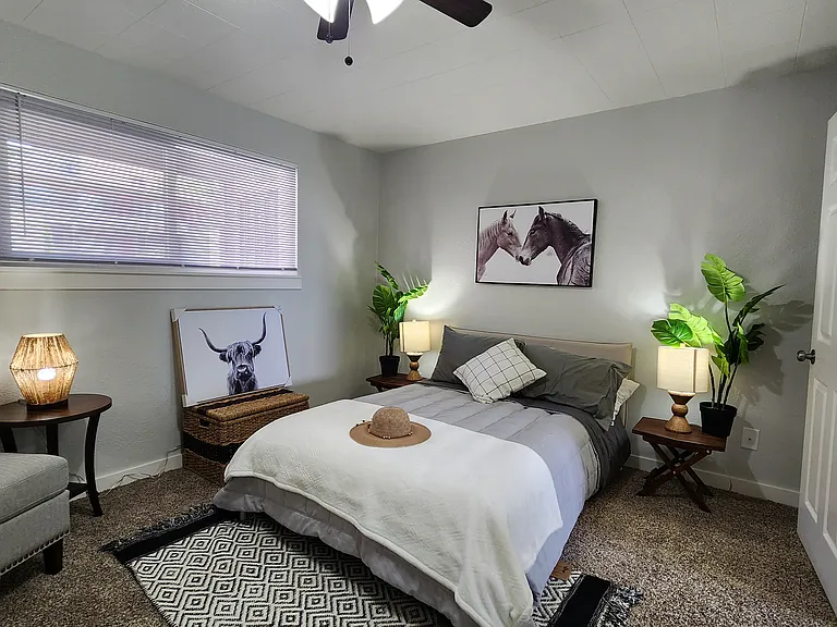 Hawaiian Apartments — Photo 12