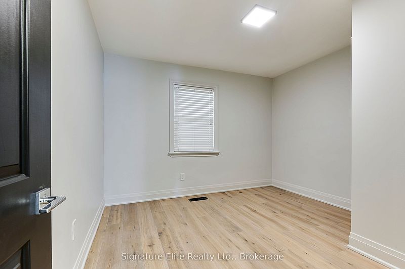 Toronto House for rent - 4 Bedrooms — photo 18