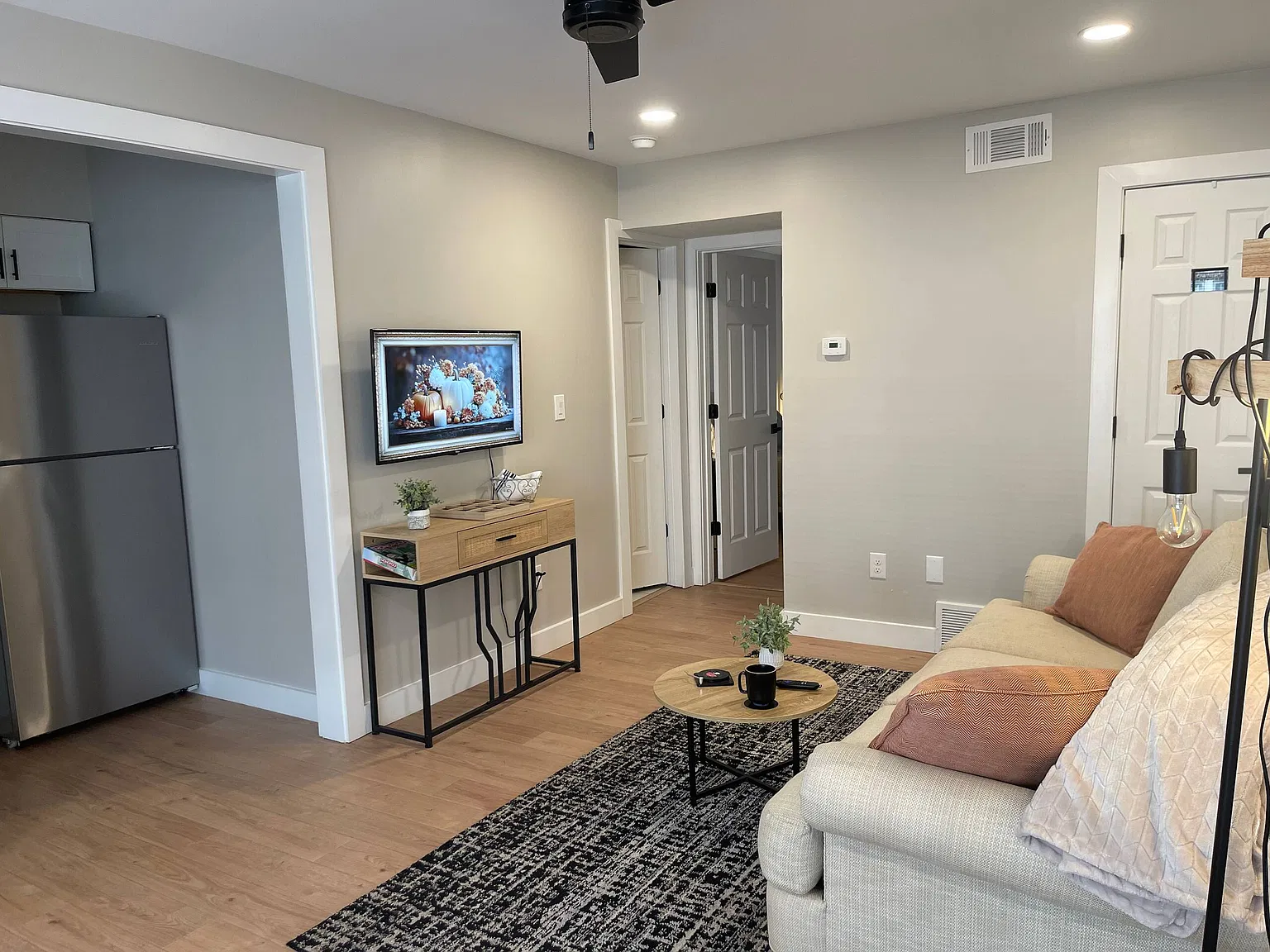 1 bed, 650 sqft, $1,650 — Photo 3
