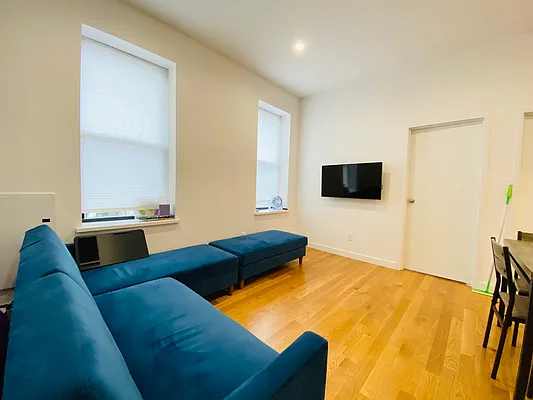 Rented by Mae Equities | media 2