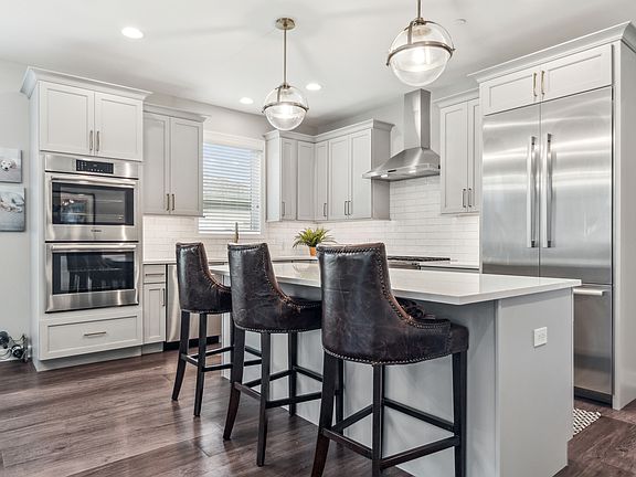 4th image of 21 Heritage Dr