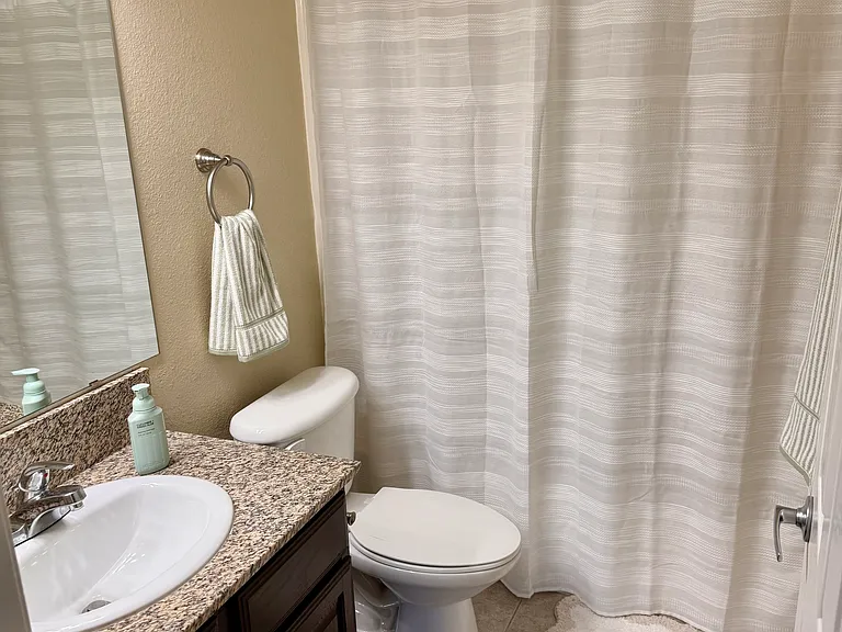 5122 S Jones Blvd #205 — Photo 5