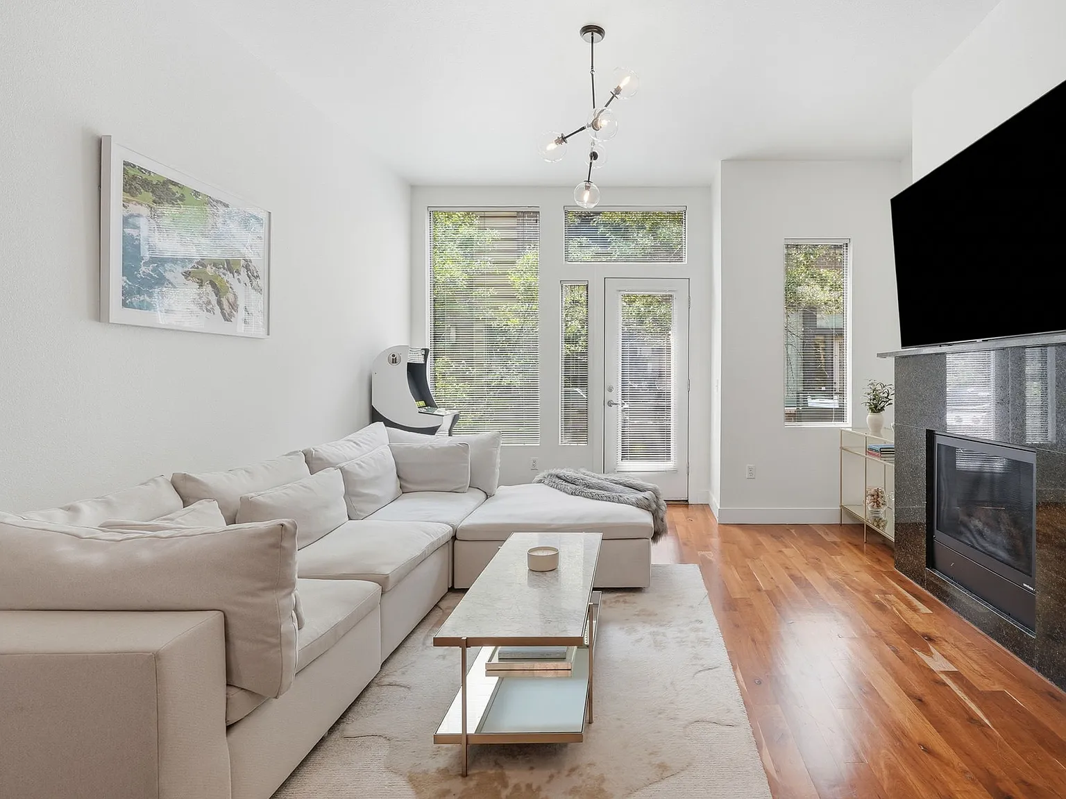 2 bed, 1452 sqft, $3,700 — Photo 3