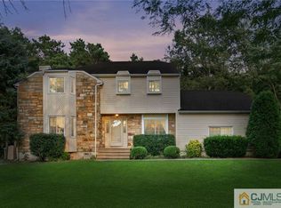 20 Ponderosa Ln, Old Bridge, NJ 08857