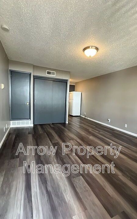 1st image of 1323 S 10th St #1