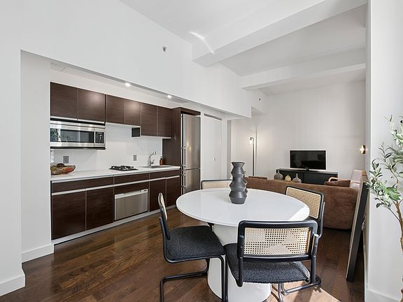 3rd image of 116 John St #20001
