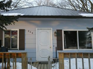 208 W State St, Irene, SD 57037