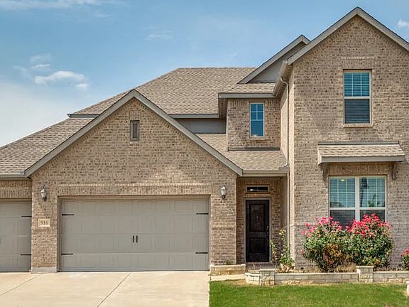 2nd image of 916 Azure Ln