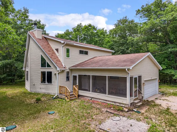 9650 Silny Rd, Interlochen, MI 49643