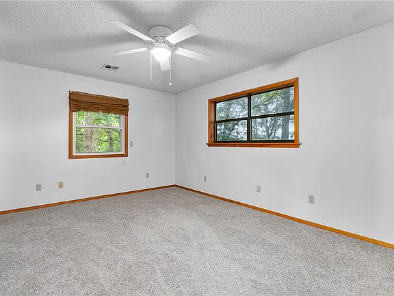 4th image of 13101 Summit Drive Loop