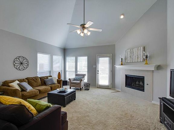 5th image of 4901 Desert Falls Dr