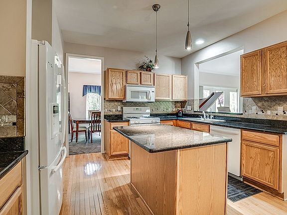 4th image of 2986 Pine Bluffs Ct