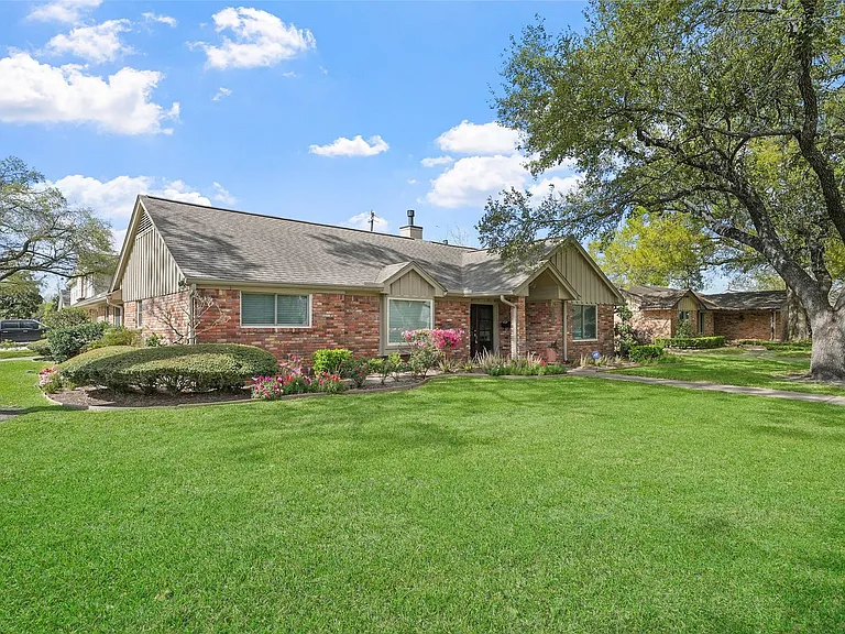 5058 Yarwell Dr — Photo 2