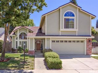 8860 Hollowstone Way, Sacramento, CA 95828