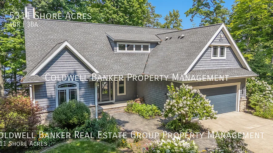 Luxury Home in Private Community — Photo 3
