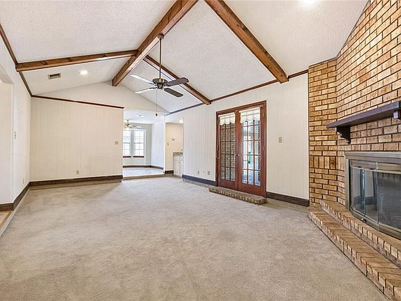 4th image of 206 Somerset St