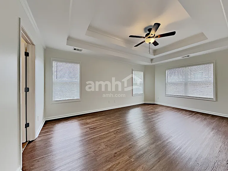 826 Durham Ct — Photo 11