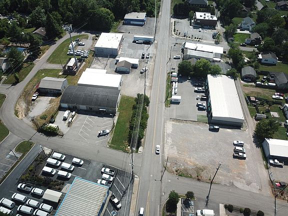 4th image of 3023 Sutherland Ave