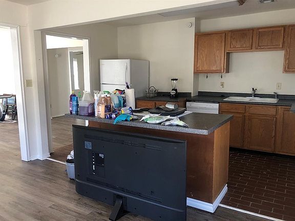 6th image of 1327 Eureka St