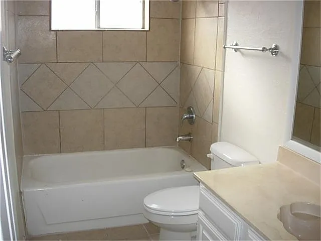 12706 Nantucket Dr — Photo 25