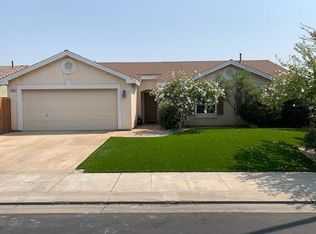 2489 S Applewood Ln, Fresno, CA 93725