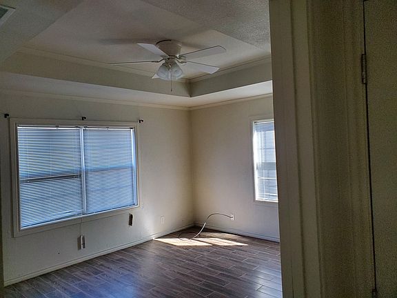 3rd image of 2111 N Muskingum Ave