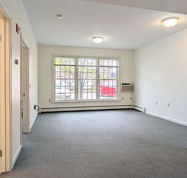 Howell House — Photo 7