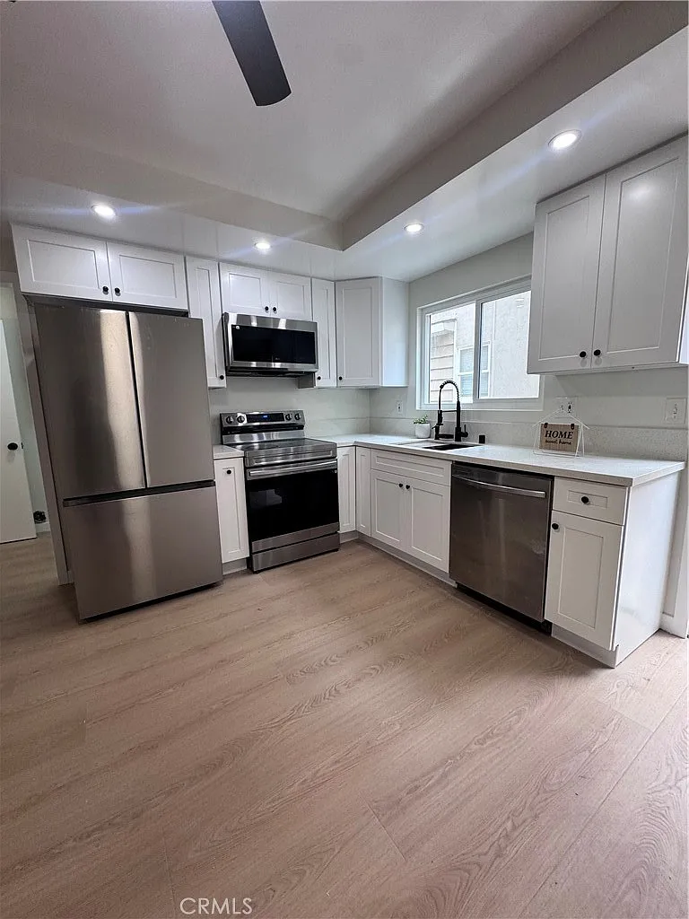 2 bed, 1.5 bath, 950 sqft, $3,950 — Photo 1