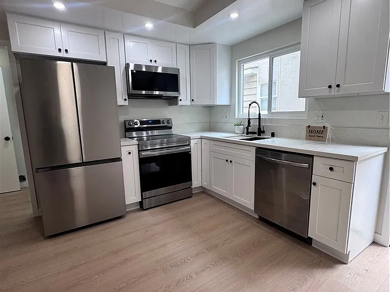 2615 Curtis Ave #B — Photo 1