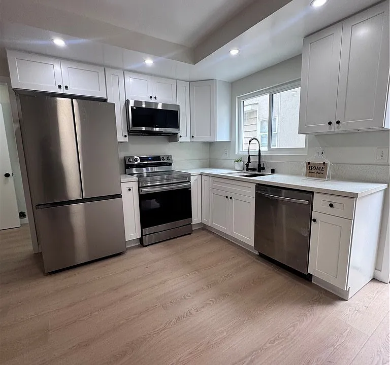 2615 Curtis Ave #B