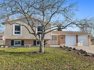 707 Wiltshire Ct, Crystal Lake, IL 60014