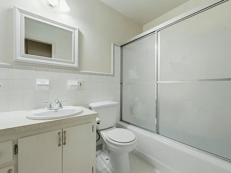 1160 Seven Springs Cir — Photo 15