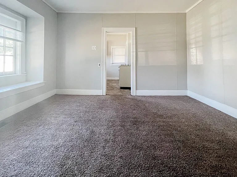 1220 W 1st St — Photo 10