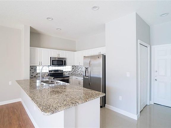 2nd image of 2910 Sunset Lakes Blvd