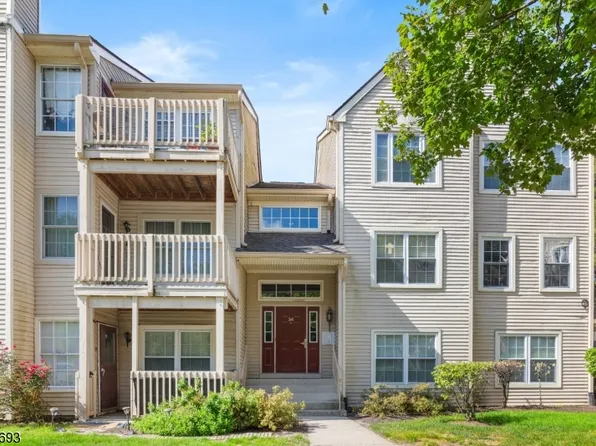 34 Spruce Ct #105, Clifton City, NJ 07014