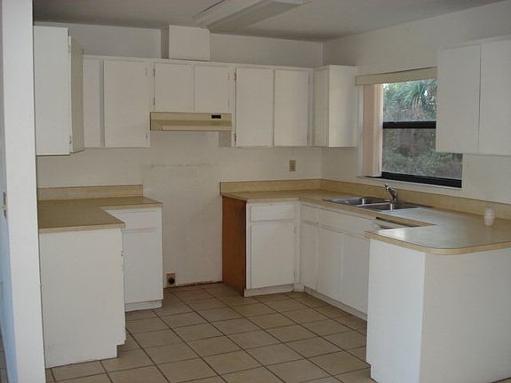 2nd image of 3 Randolph Dr