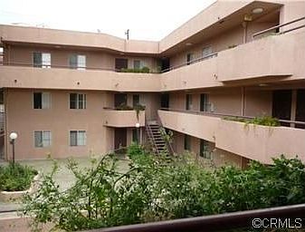 2nd image of 918 W College St APT 301