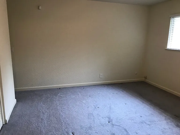 Newhall 2724-26 — Photo 11