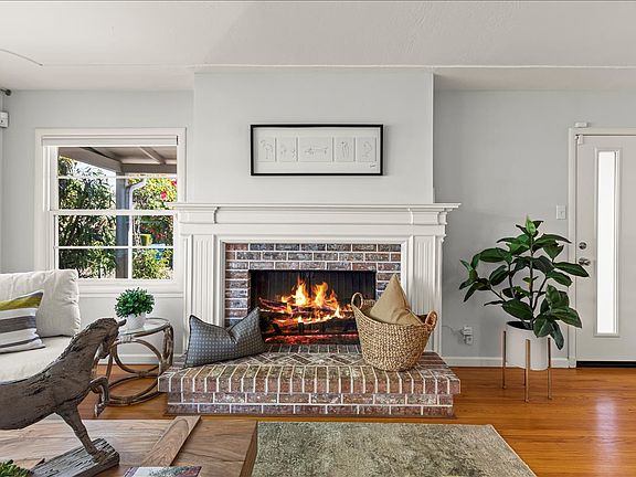 5th image of 1573 Norman Ave
