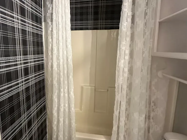 1040 W Boyd St — Photo 6