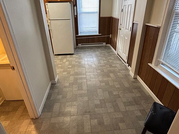 5th image of 239 S Potomac St APT 2